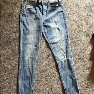 Women’s High Rise Mudd Jeans
Size 13
